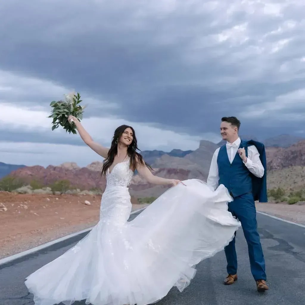 Las Vegas Spaßhochzeit online buchen – Pure Vibes Zeremonie