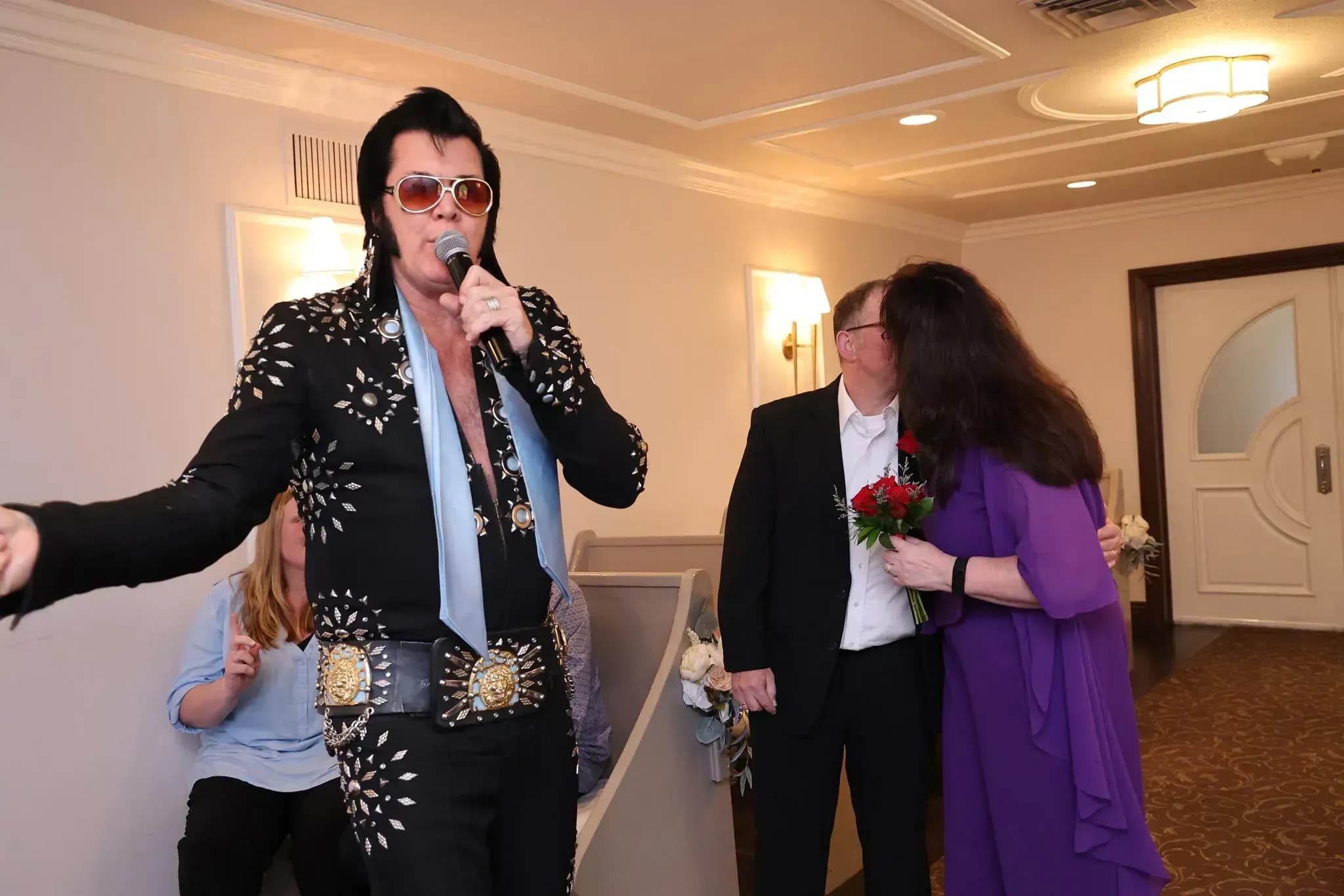 Ist eine Hochzeit mit Elvis in Las Vegas in Europa anerkannt?